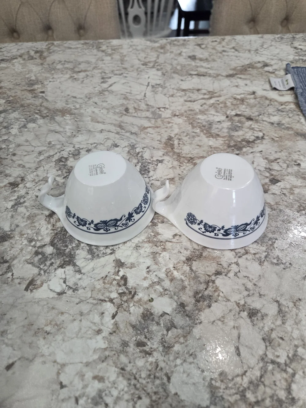 Vintage Corelle Old Town Blue Onion Tea Coffee Cup Hook Handle Set of 4